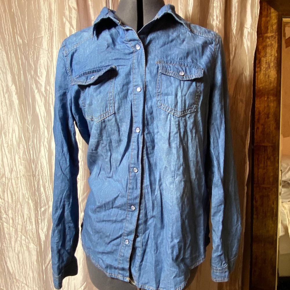 Long sleeve denim button down with suede elbows